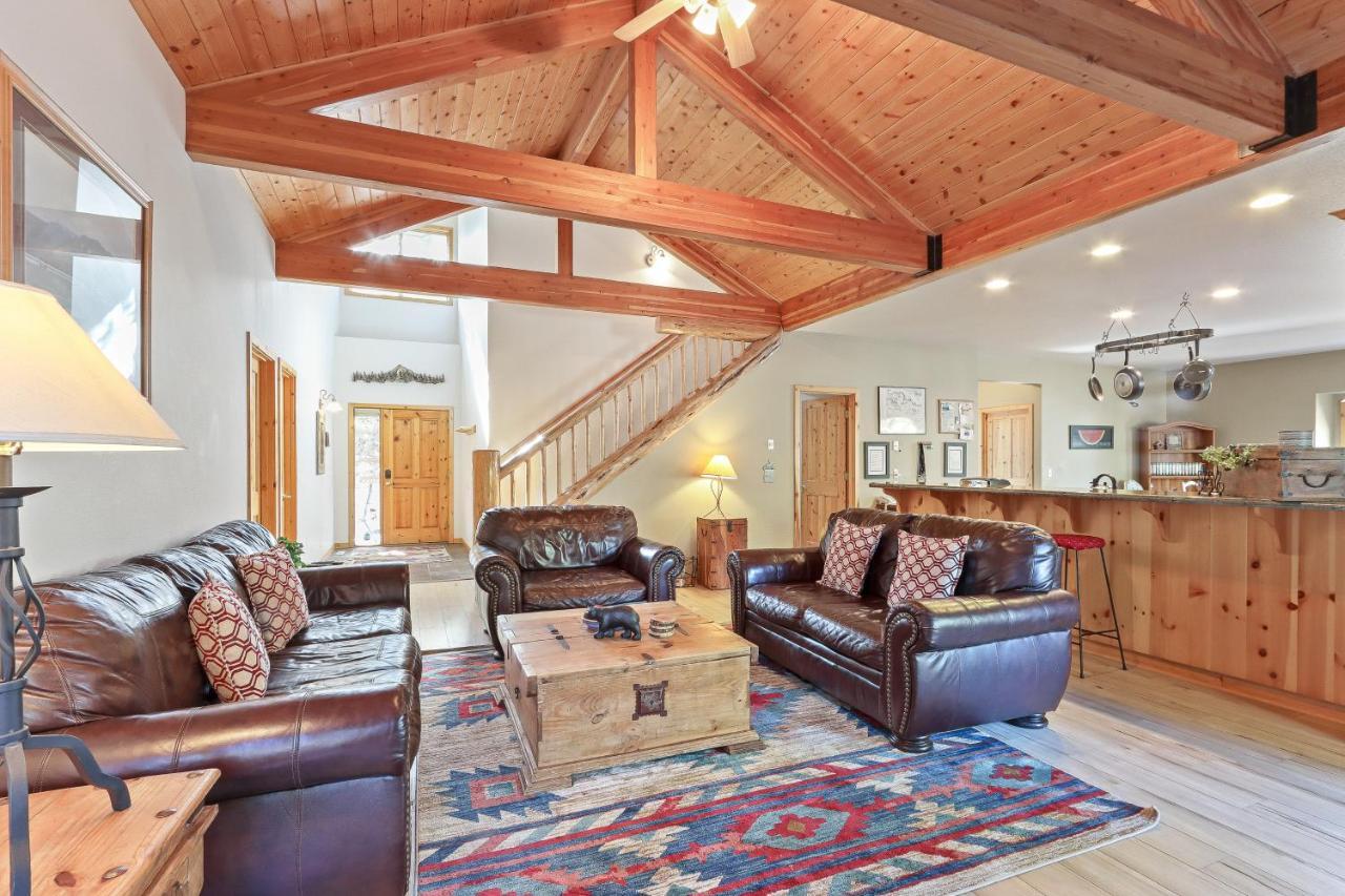 15 Pro Staff in Sunriver, United States