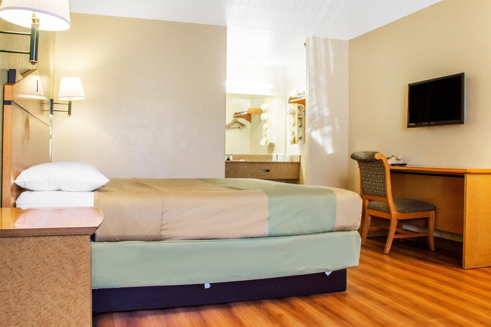 Apache Inn - photo 14
