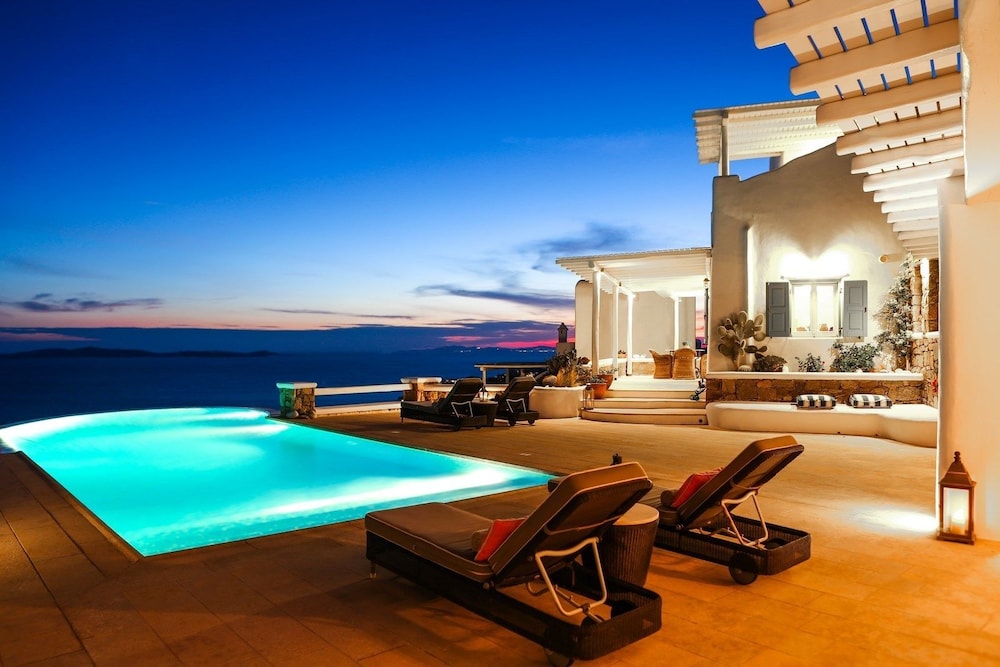 Villa Sunshine — 4-Star Luxury Hotel in Mykonos, Greece
