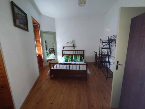 Le Nid Douillet Boheme Linge Fourni in La Bourboule, France