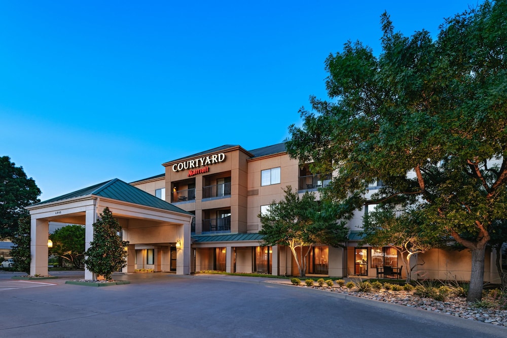 Courtyard by Marriott Dallas Plano in Legacy Park in Plano, United States