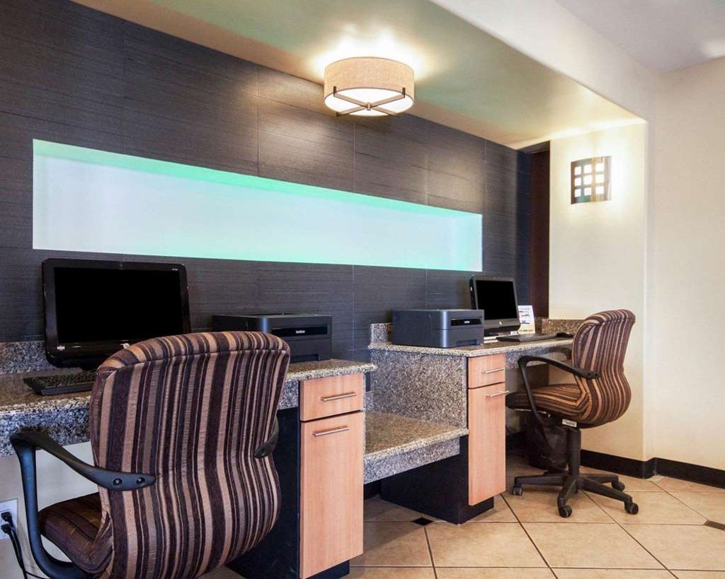 Quality Inn Airport East - photo 19