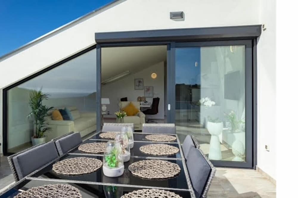 Luxury apartment Anto with sea view and balcony — 4-Star Luxury Hotel in Medulin, Croatia