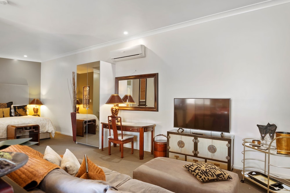 53 on Victoria - carbon neutral hotel in Warwick