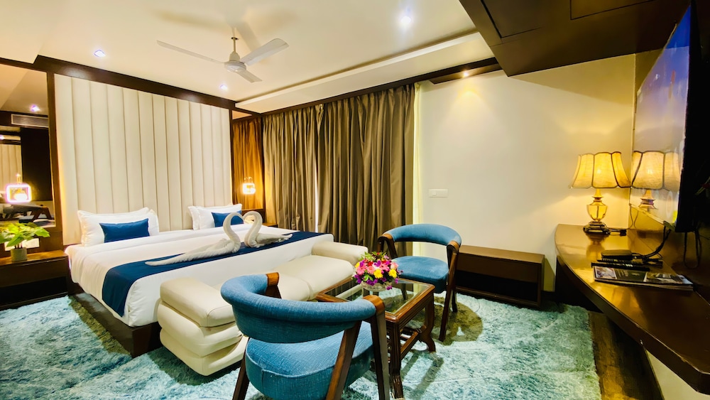 Hotel The Bellevue - last minute hotel in Indore