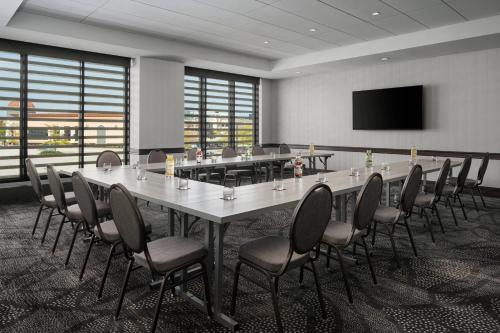 Renaissance Milwaukee West Hotel - photo 39