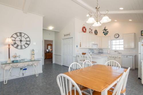 Sea Glass by Oak Island Accommodations - photo 12