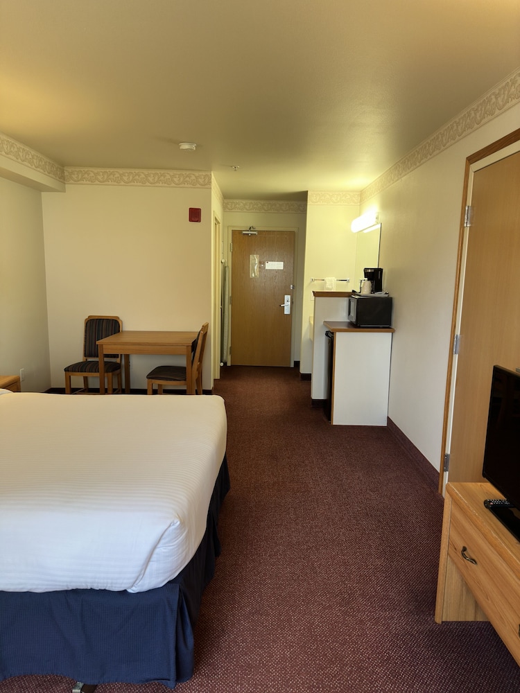 Peppermill Empress Inn - photo 24