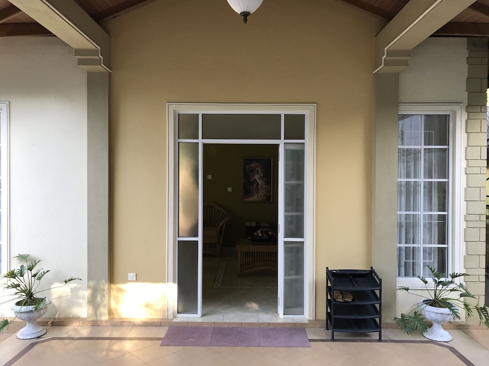 The Releaf - carbon neutral hotel in Kandy