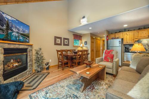 Creekside Condos C by Estes Park Condos — 4-Star Luxury Hotel in Estes Park, United States