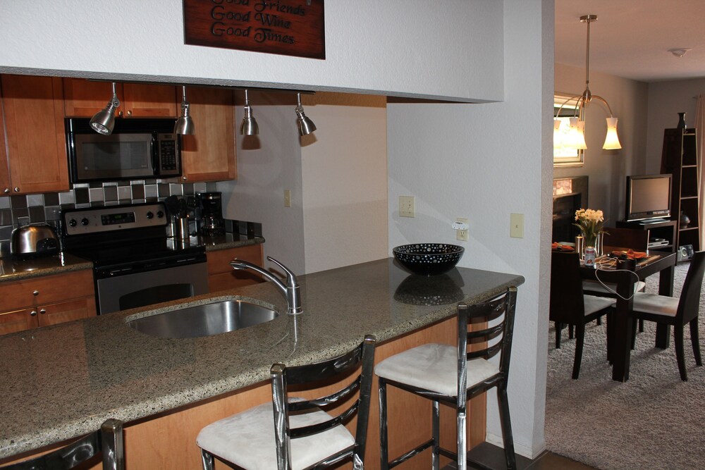 Adobe Village Inn - photo 31