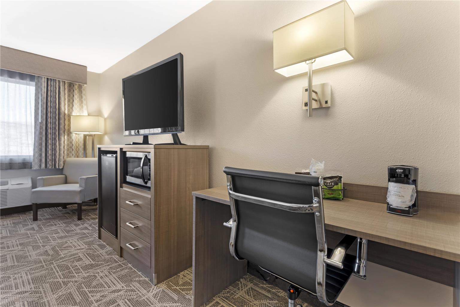 Best Western Kettleman City Inn & Suites - photo 42