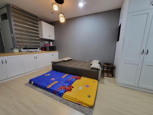 NICE and COZY studio apartment with gym and pool. — Kampar — photo 5