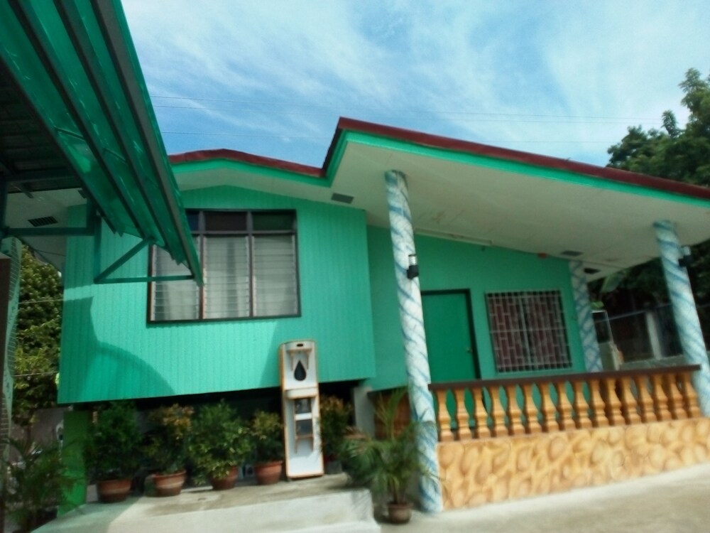 The Biggies Inn in Oslob, Philippines