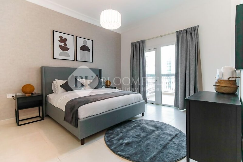Golf course view stylish 2BR — 5-Star Luxury Hotel in Abu Dhabi, United Arab Emirates
