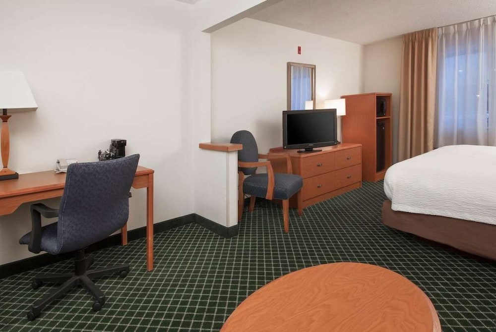 Baymont by Wyndham Coon Rapids - photo 16