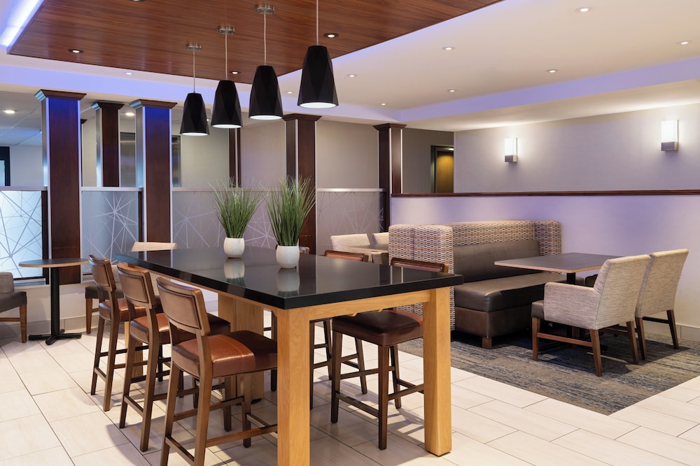 Holiday Inn Express Sheboygan Kohler by IHG - photo 59