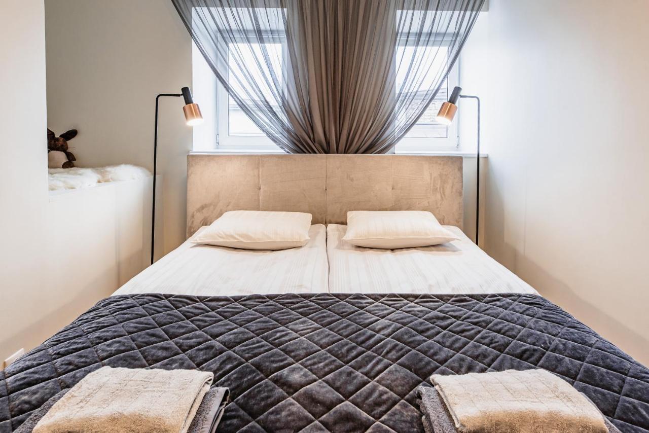 Airhome Palm Tree Penthouse