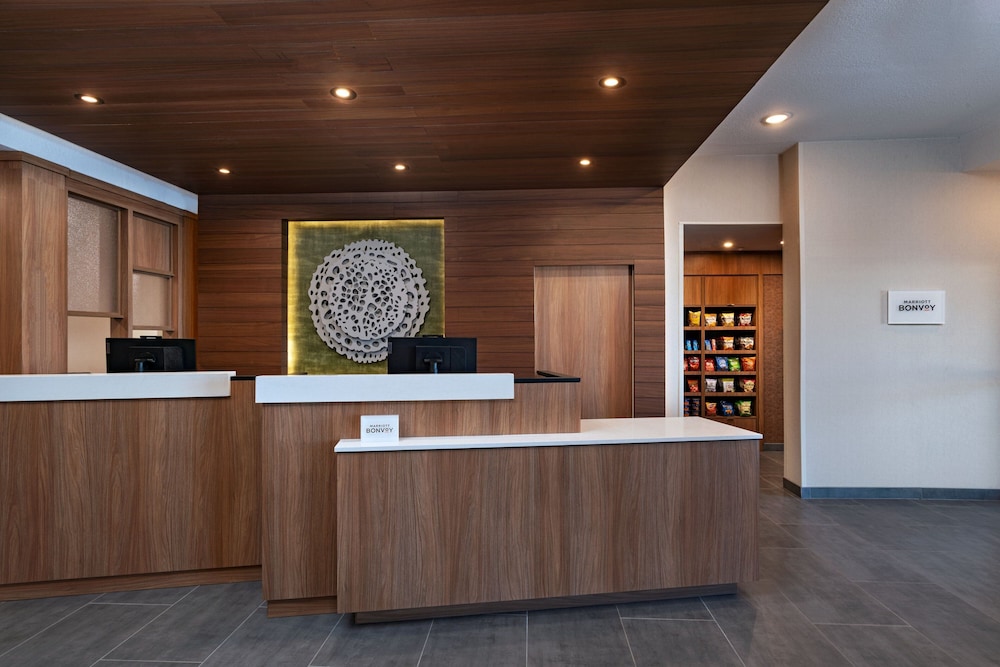 Fairfield Inn & Suites Hillsboro - photo 2