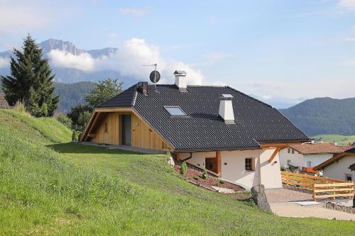 Chalet Roderer — 4-Star Luxury Hotel in Laion, Italy