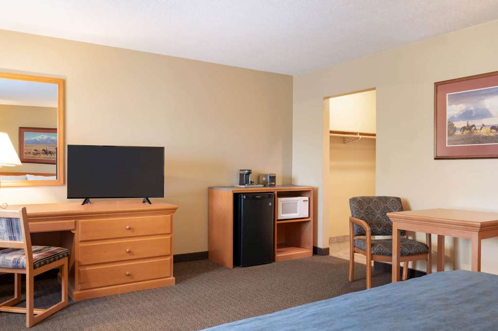 Travelodge by Wyndham Edson — Edson — photo 5