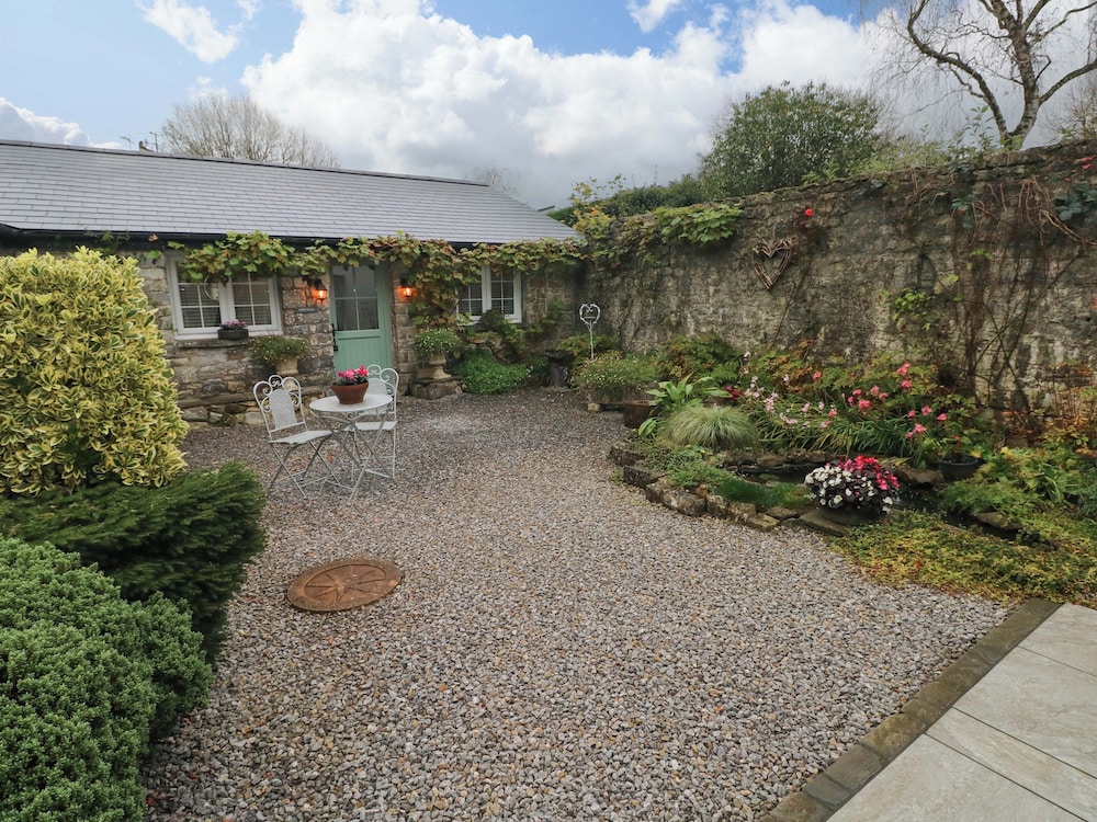 Little Cloud in Cowbridge, United Kingdom
