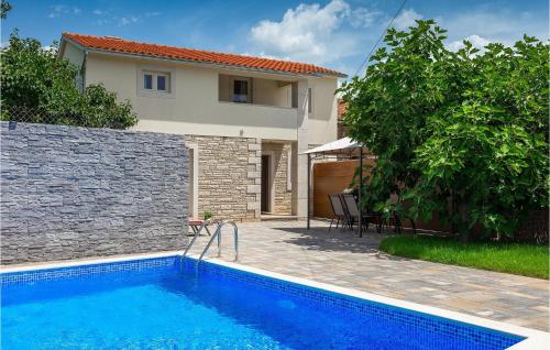 Villa Leni Kringa — 4-Star Luxury Hotel in Tinjan, Croatia