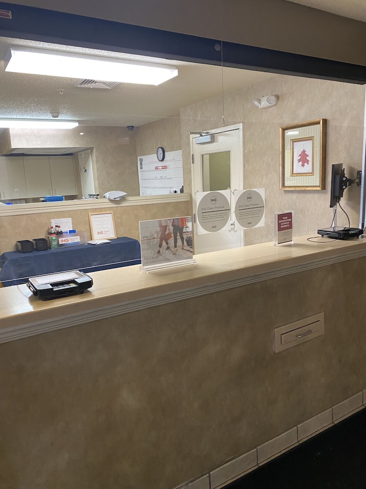 Candlewood Suites Williamsport an IHG Hotel - photo 2