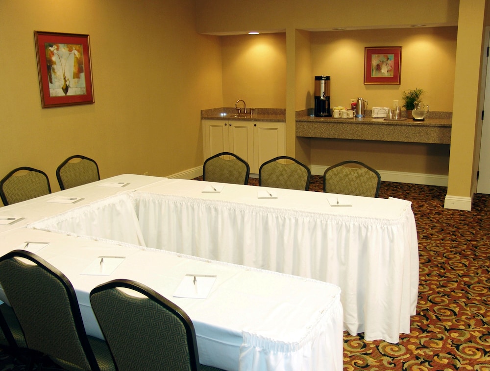 Hampton Inn Meridian - photo 39