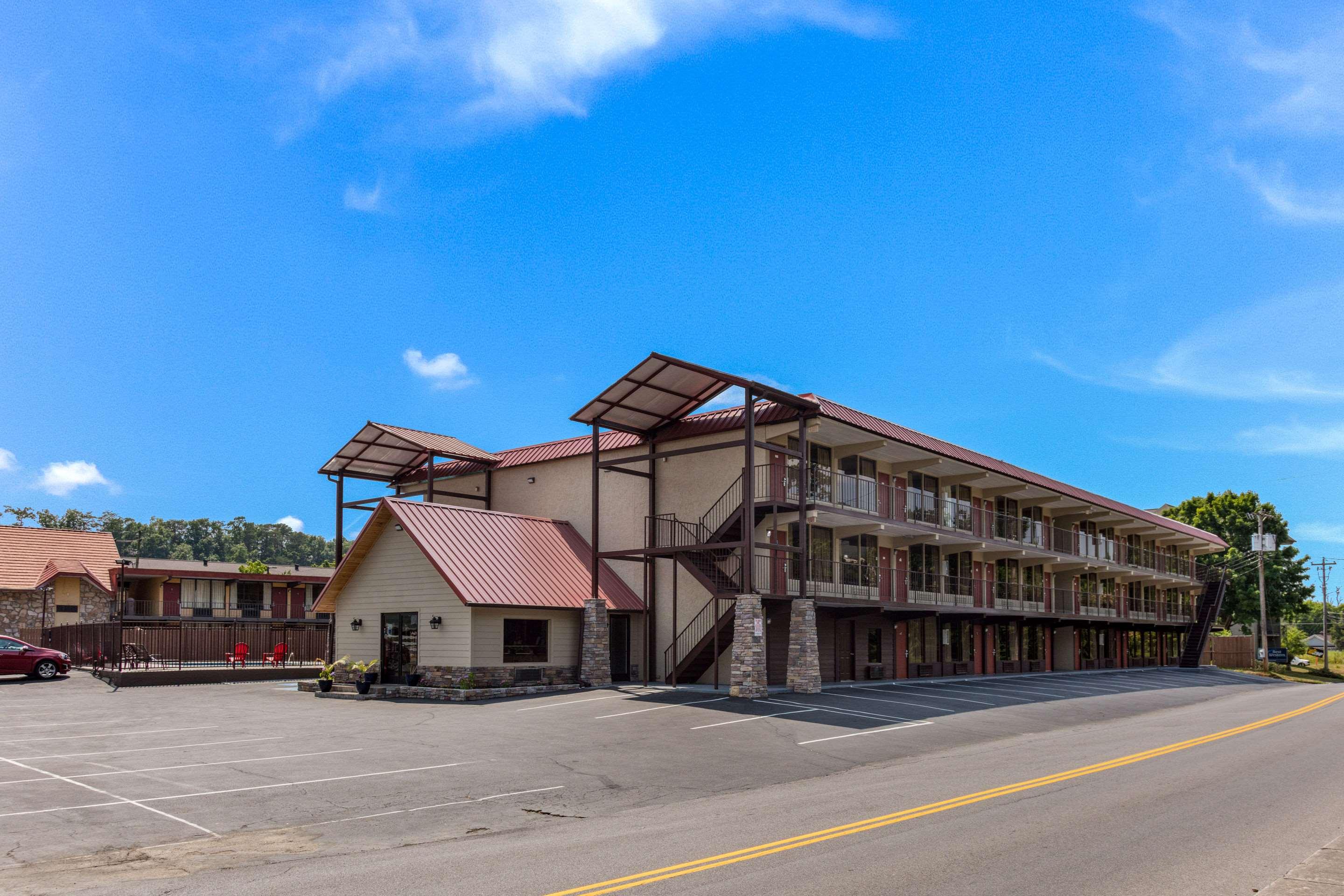 Econo Lodge Pigeon Forge TN - photo 16