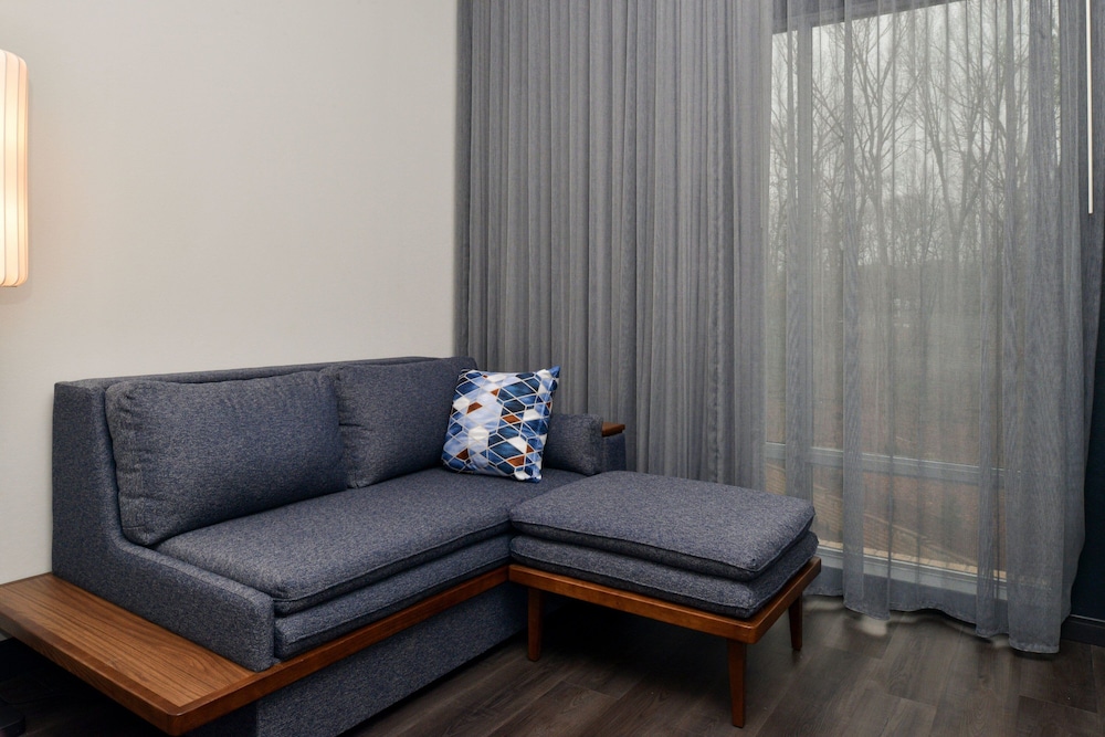 Courtyard by Marriott Raleigh Cary Crossroads - photo 16