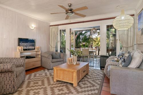 Knysna Sunset Chalet — 4-Star Luxury Hotel in Knysna, South Africa
