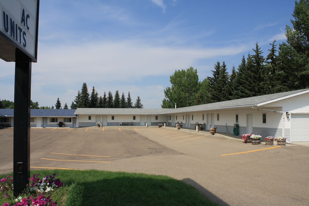 Lamplighter Inn — Three Hills — photo 4