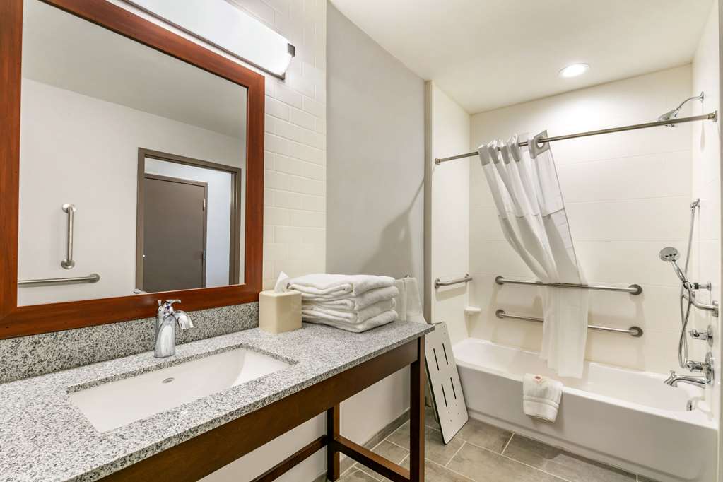 Comfort Suites North Tupelo - photo 19