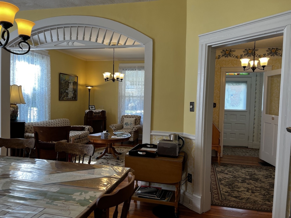 The Dancing Bear Inn - photo 17