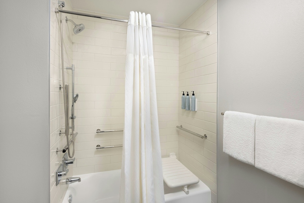 Courtyard by Marriott Springfield Airport - photo 23