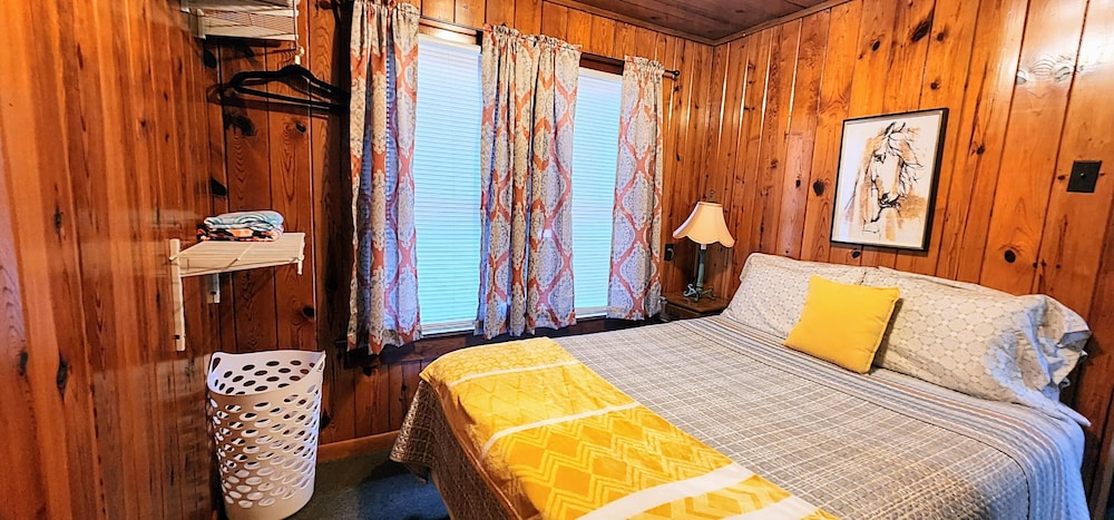 Edgewater Resort Cottage #1 - photo 34