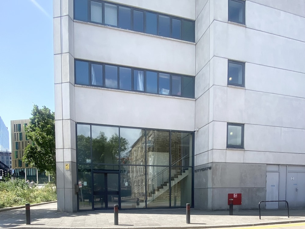Captivating 1bed Citycentre Apartment With Parking — 4-Star Luxury Hotel in Newcastle Upon Tyne, United Kingdom