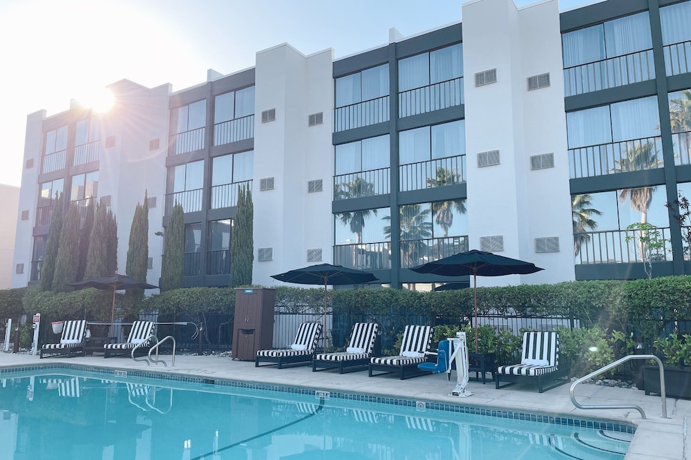 Marin Hilltop Hotel - photo 31