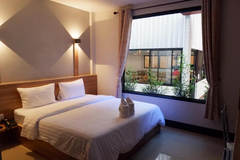 Nakarin Hotel — hotel in Amnat Charoen