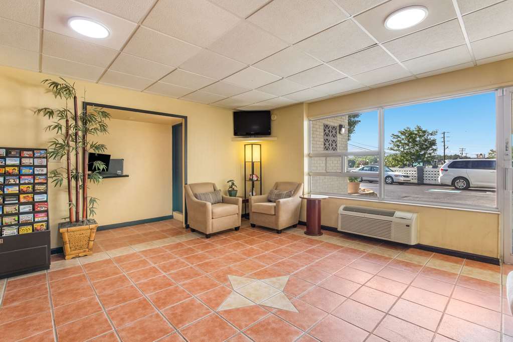 Econo Lodge Fort Knox - photo 10