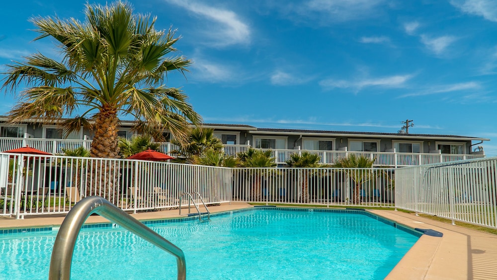 San Simeon Lodge - photo 33
