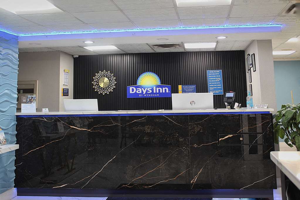 Days Inn by Wyndham Marianna - photo 8