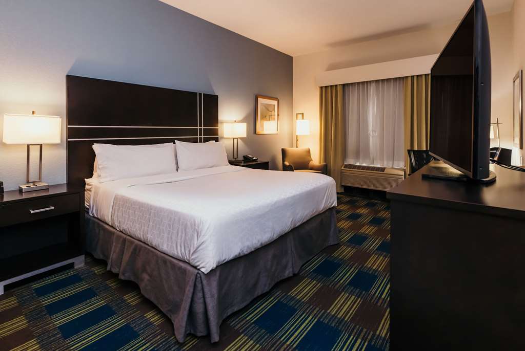 La Quinta Inn & Suites by Wyndham Ankeny IA Des Moines IA - photo 16