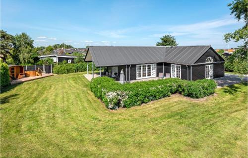 Holiday Home Drosselvænget Juelsminde Xii — 5-Star Luxury Hotel in Juelsminde, Denmark