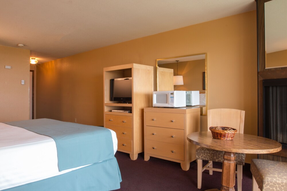 Hi Tide Oceanfront Inn - photo 8
