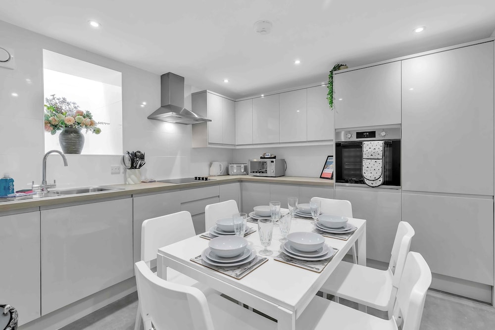 Station Stopover By My Getaways in Brighton, United Kingdom