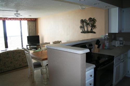 Club Regency in Regency Towers - photo 15