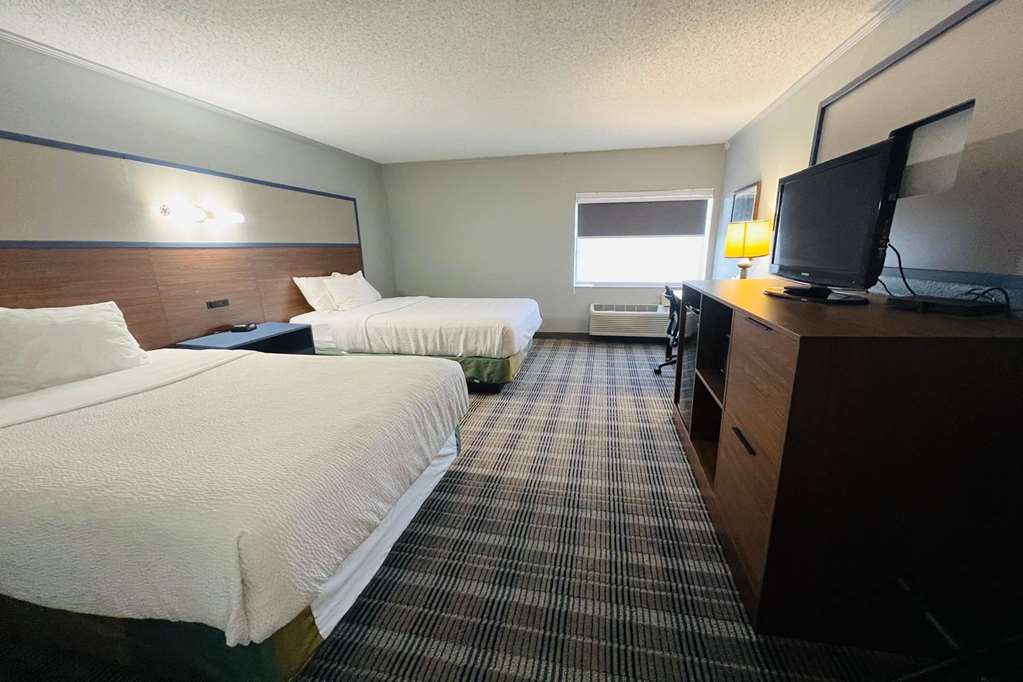 AmericInn by Wyndham Glendale Milwaukee - photo 19