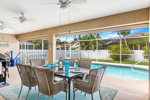 Villa Royal Ann Pet Friendly fully fenced electric heated pool home w Western exposure SWFL Rentals — 4-Star Luxury Hotel in Cape Coral, United States